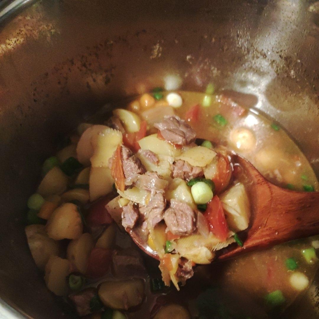 牛肉炖土豆