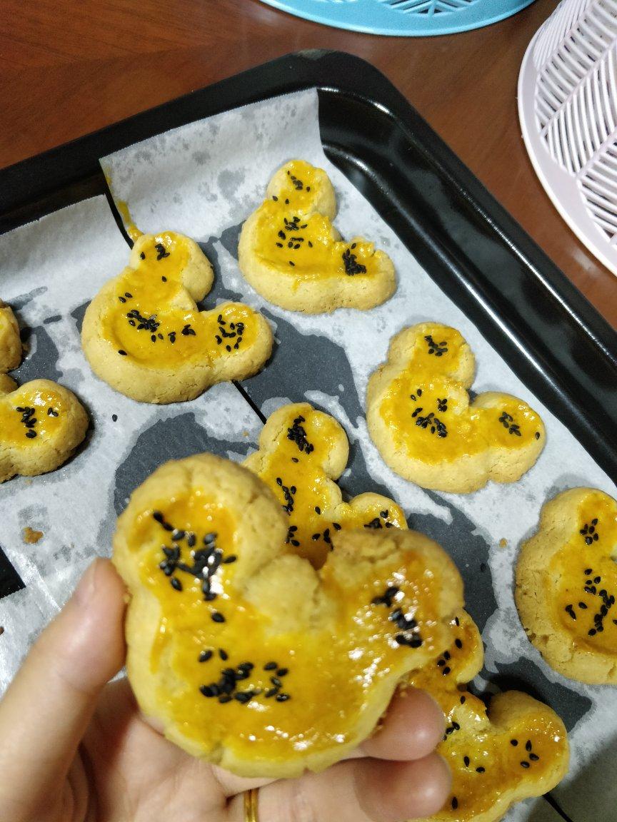 轻轻一按就碎掉的原味桃酥（不输猪油版）