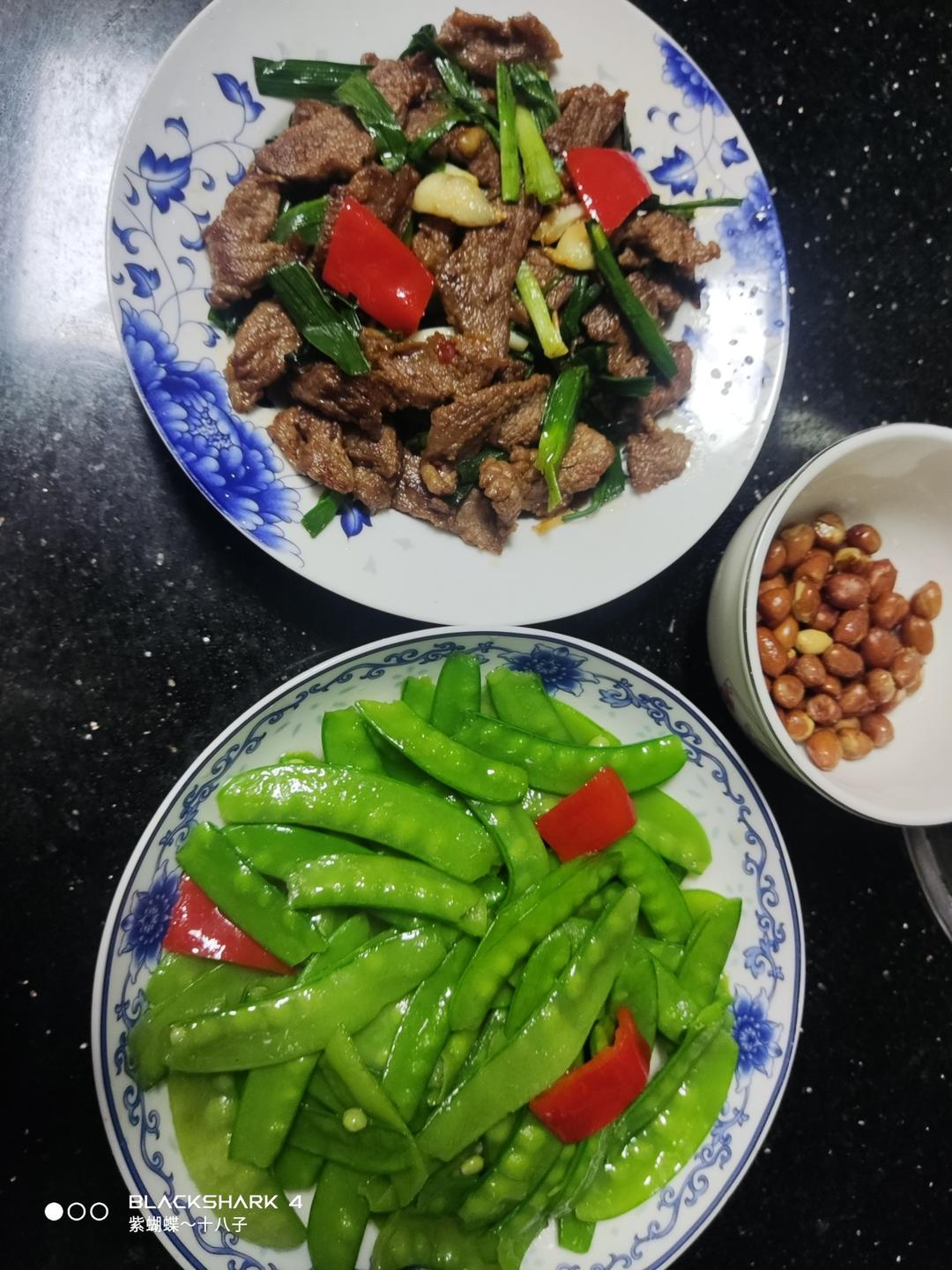 嫩炒牛肉片～～简单快手菜