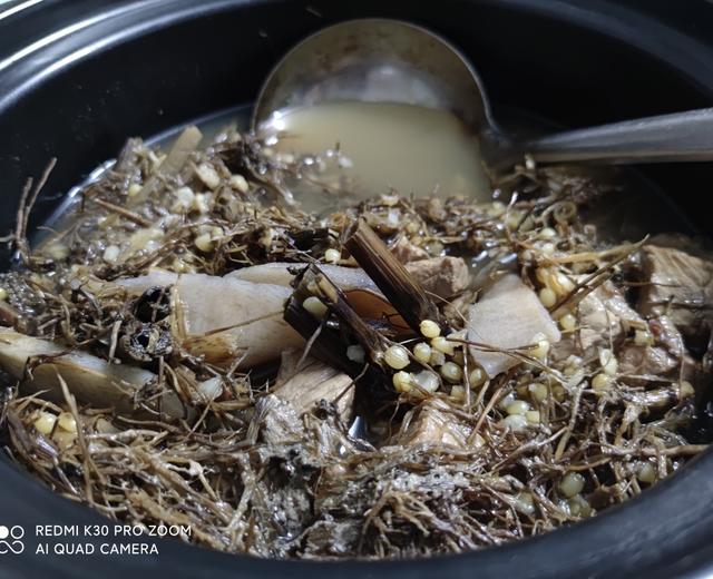 糯稻根浮小麦瘦肉止汗汤的做法