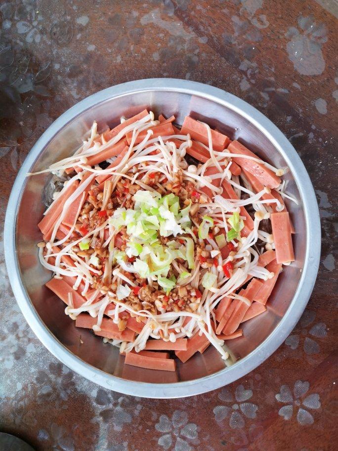 蒜蒸金针菇火腿肠