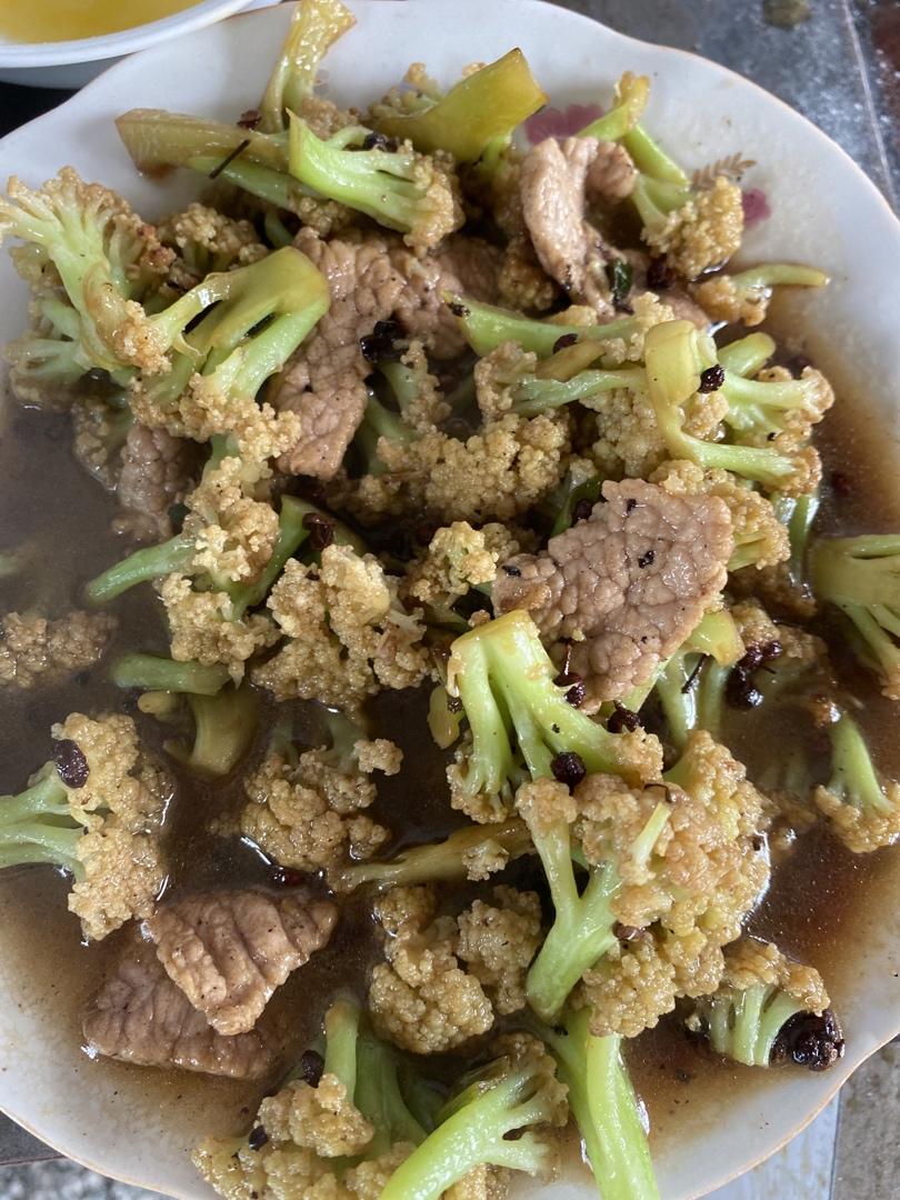 干煸菜花（花菜炒肉）