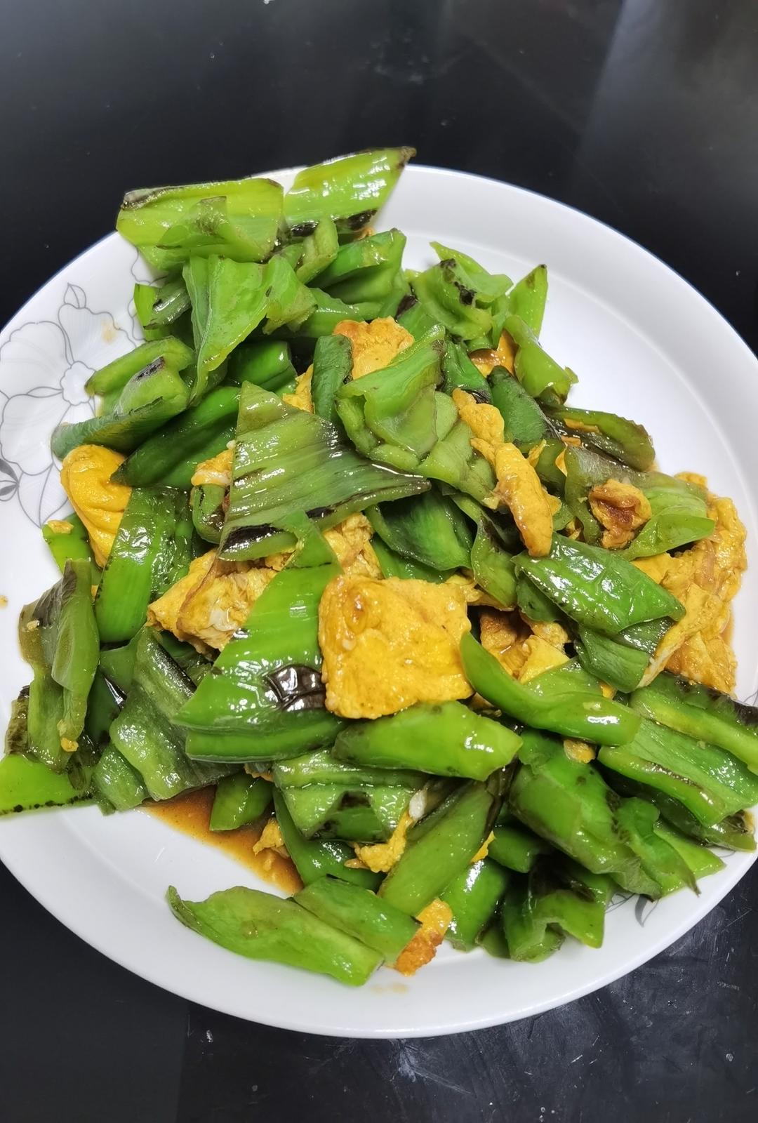 超级下饭的虎皮青椒炒鸡蛋！三碗饭都不够