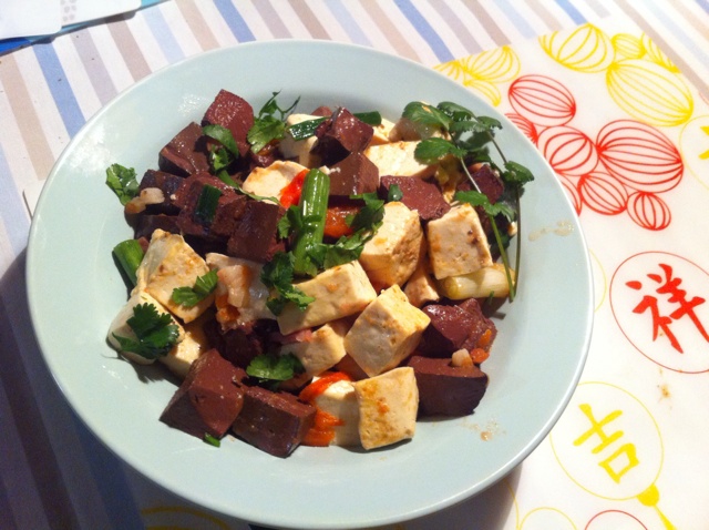 五花肉烧双色豆腐