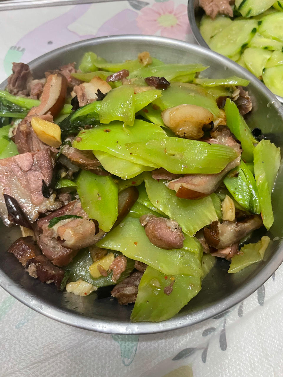 老丁的私房菜-腊肉炒莴笋