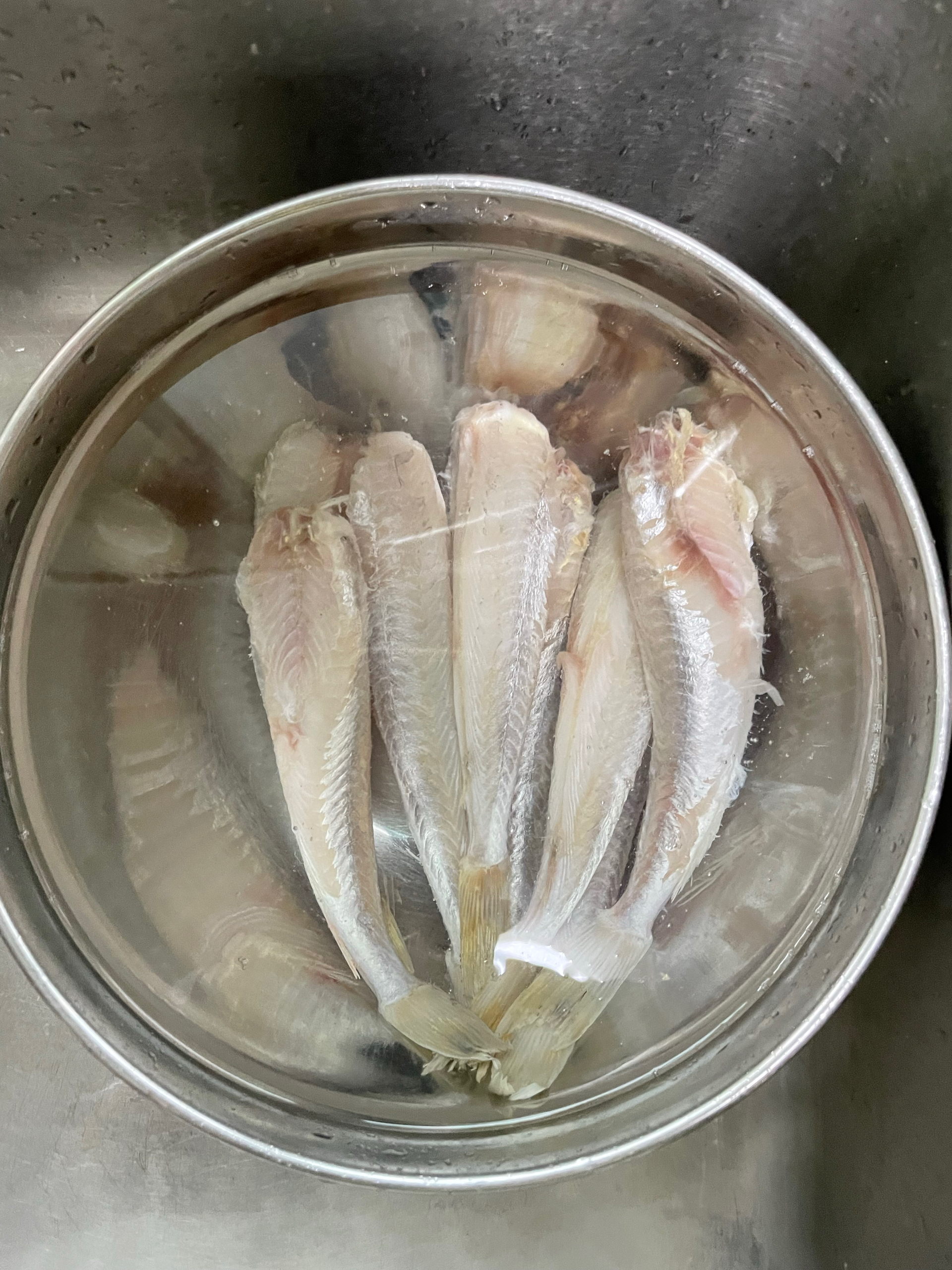香酥红娘鱼的做法 步骤1