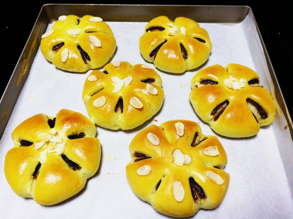 花朵豆沙面包