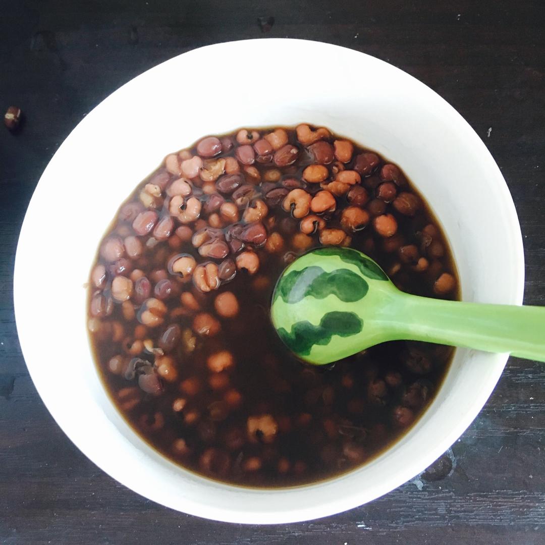 红豆薏米粥 (Red Bean and Pearl Barley Congee)