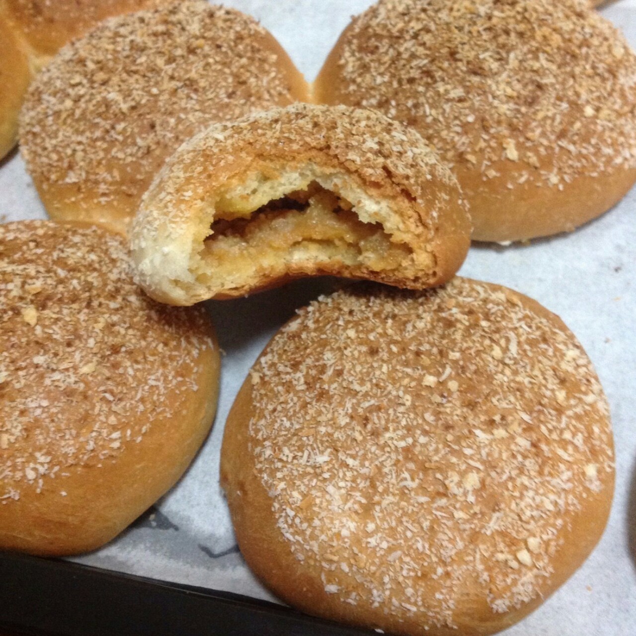 椰蓉奶酥小餐包