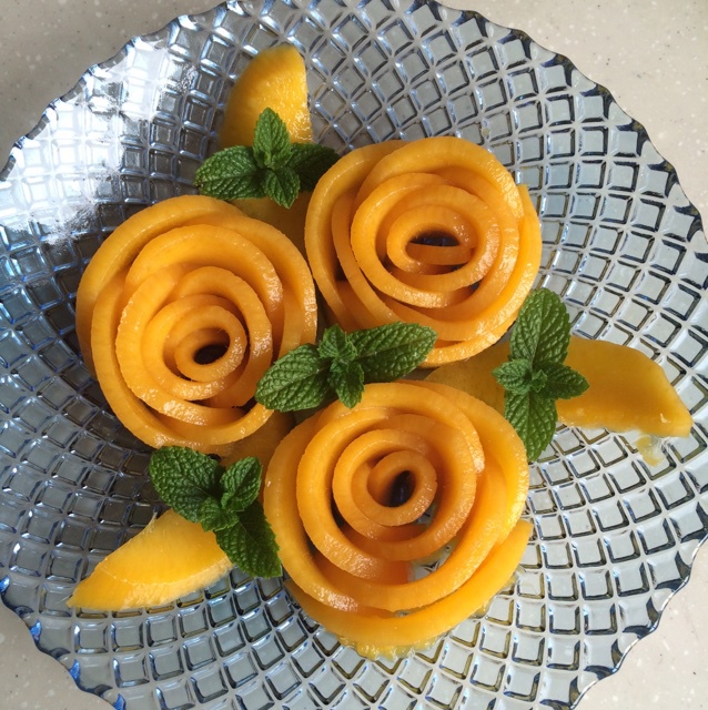 左掱写爱做的芒果玫瑰花