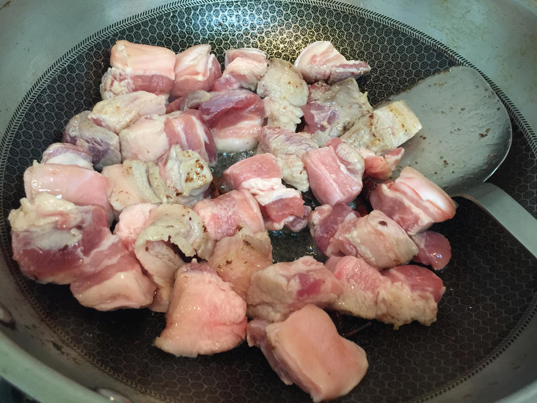 红烧肉炖土豆