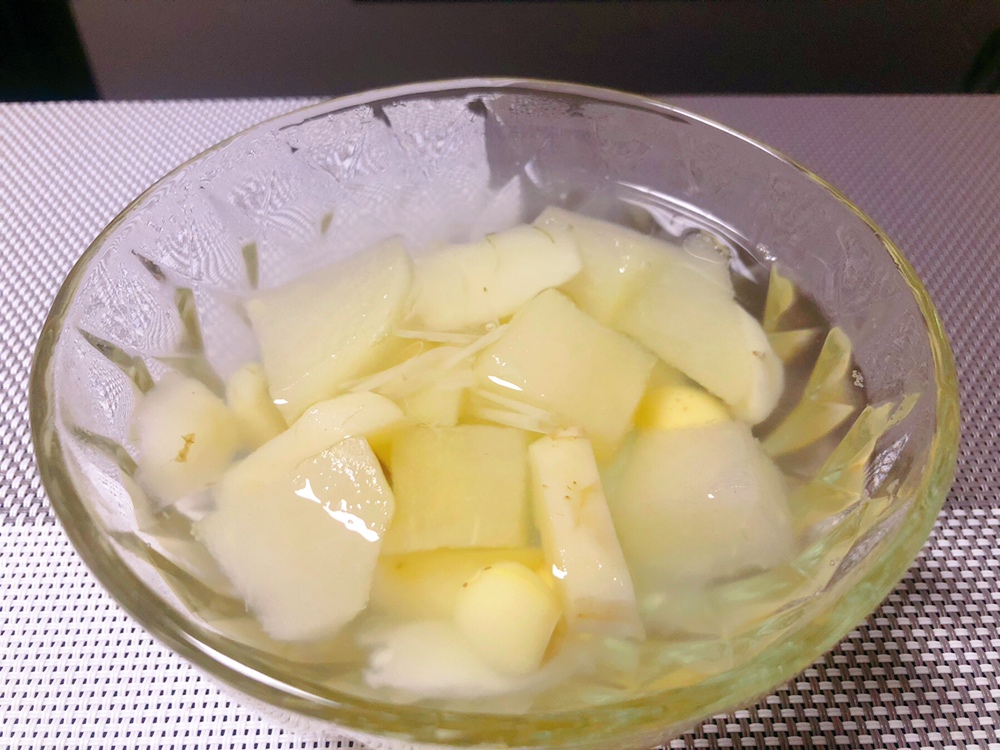 马蹄莲子百合梨汤的做法