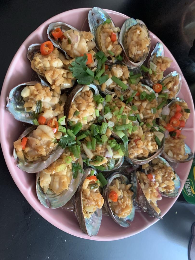 蒜蓉粉丝蒸鲍鱼