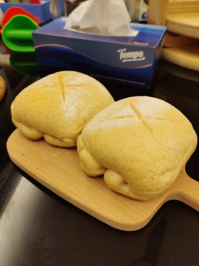 可爱😊的牛奶面包卷