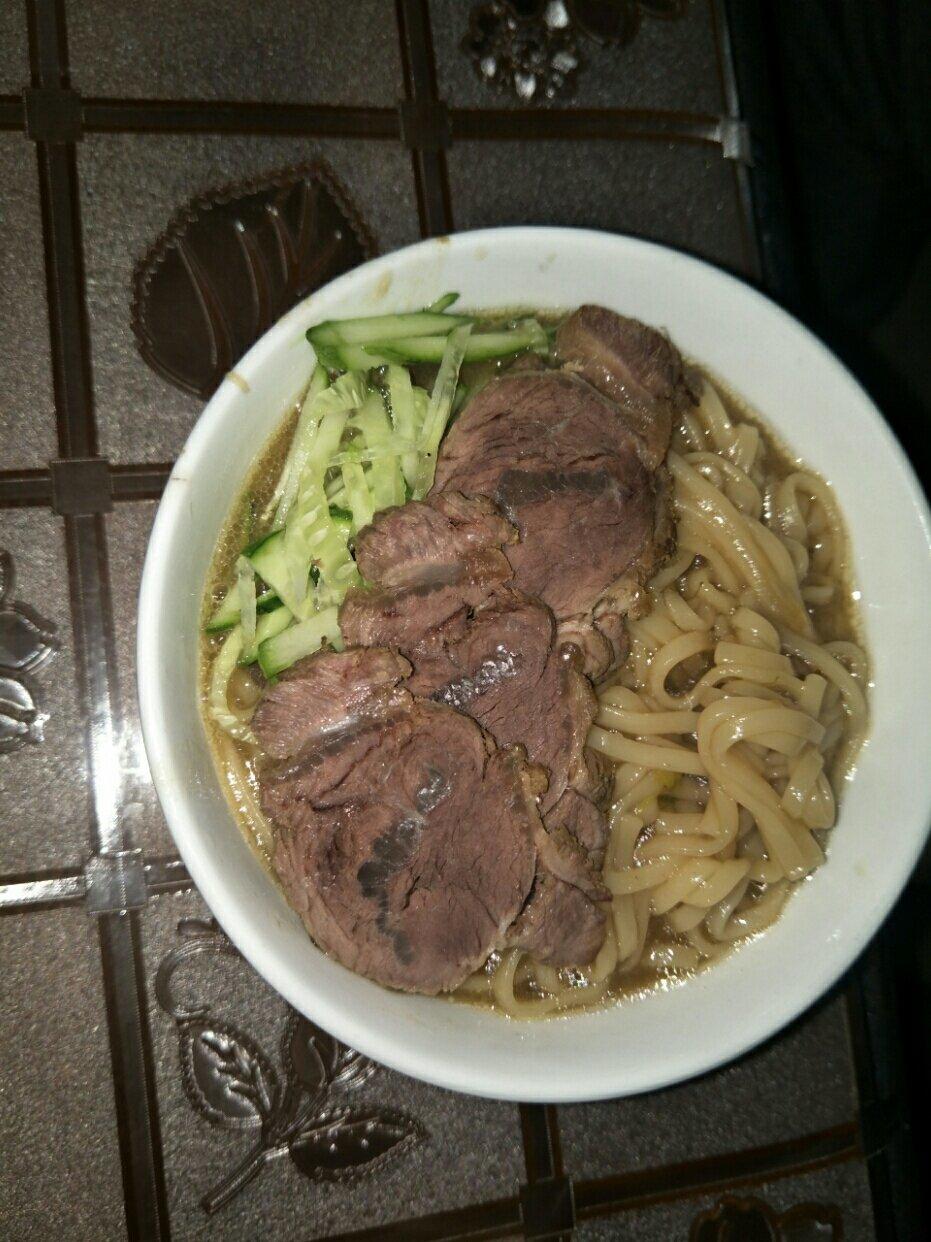 卤牛肉汤面