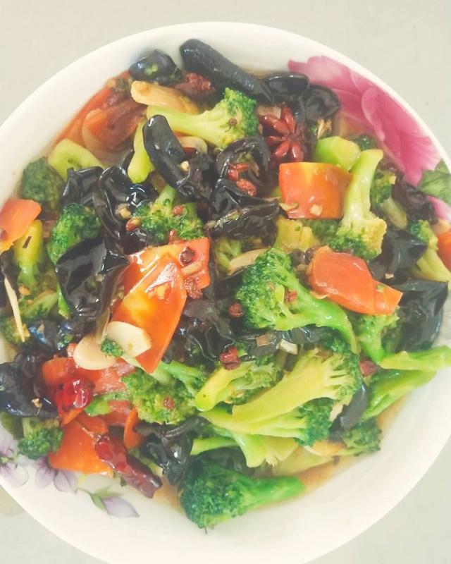 蚝油西兰花木耳