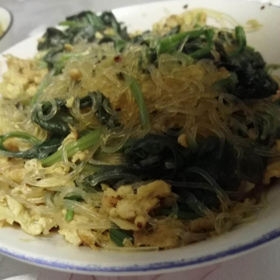 菠菜炒粉丝