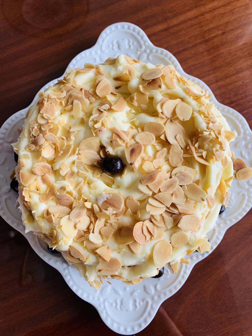 海盐奶盖爆浆蛋糕和爆浆纸杯蛋糕