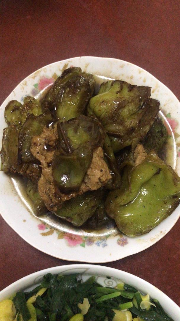 简简单单的一道青椒酿肉，让你品尝出家的温馨感觉！

这道青椒酿肉吃吃味道很好，青椒加入肉馅煎出来有点辣味，简简单单的一道青椒酿肉，朋友们不仿试一试！