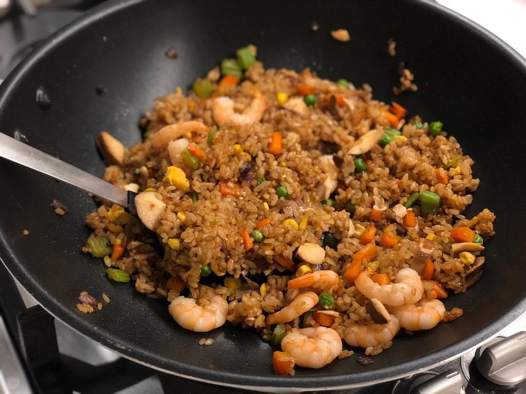 snoopygym做的鲜虾酱油炒饭
