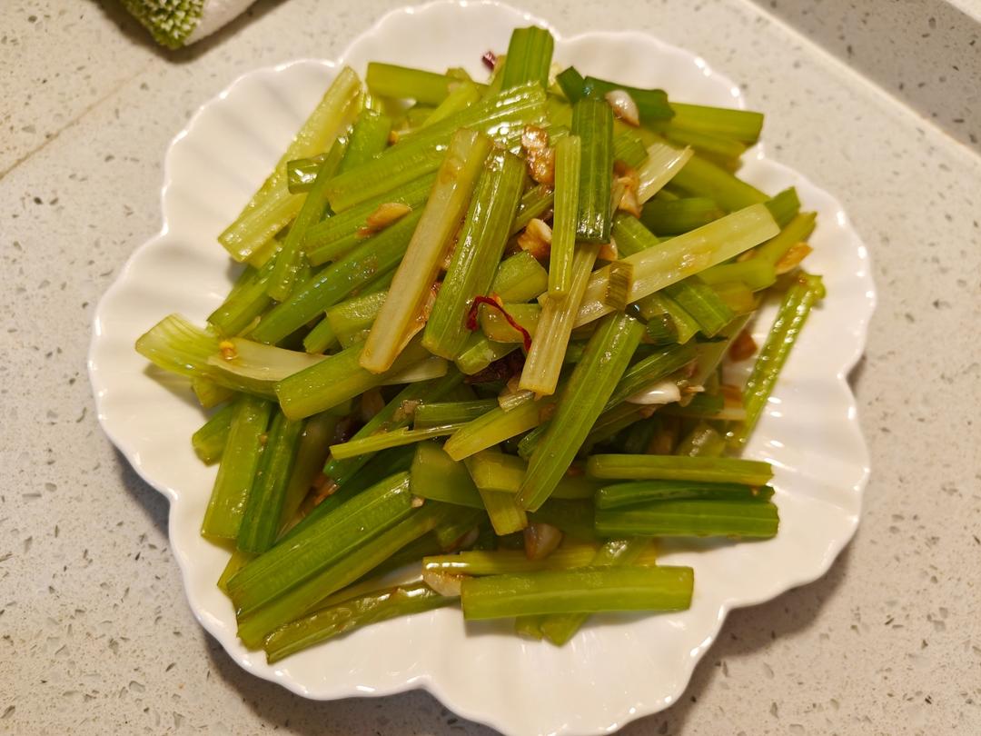 素炒芹菜