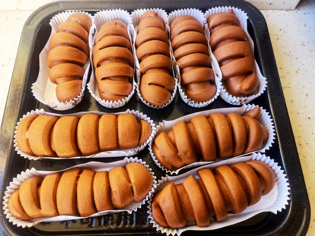 巧克力毛毛虫面包