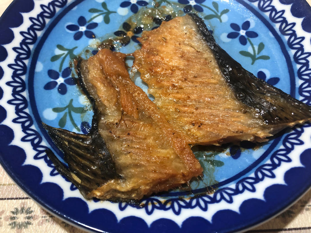 烤三文鱼骨