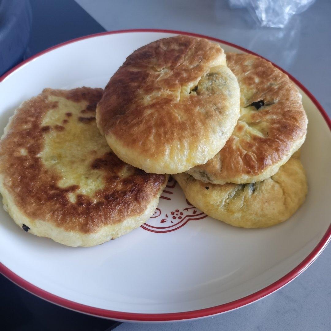 不用揉面，不用擀皮的韭菜鸡蛋发面馅饼