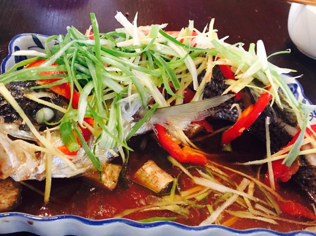 清蒸鲈鱼这样做才最好吃，这些小窍门你知道吗