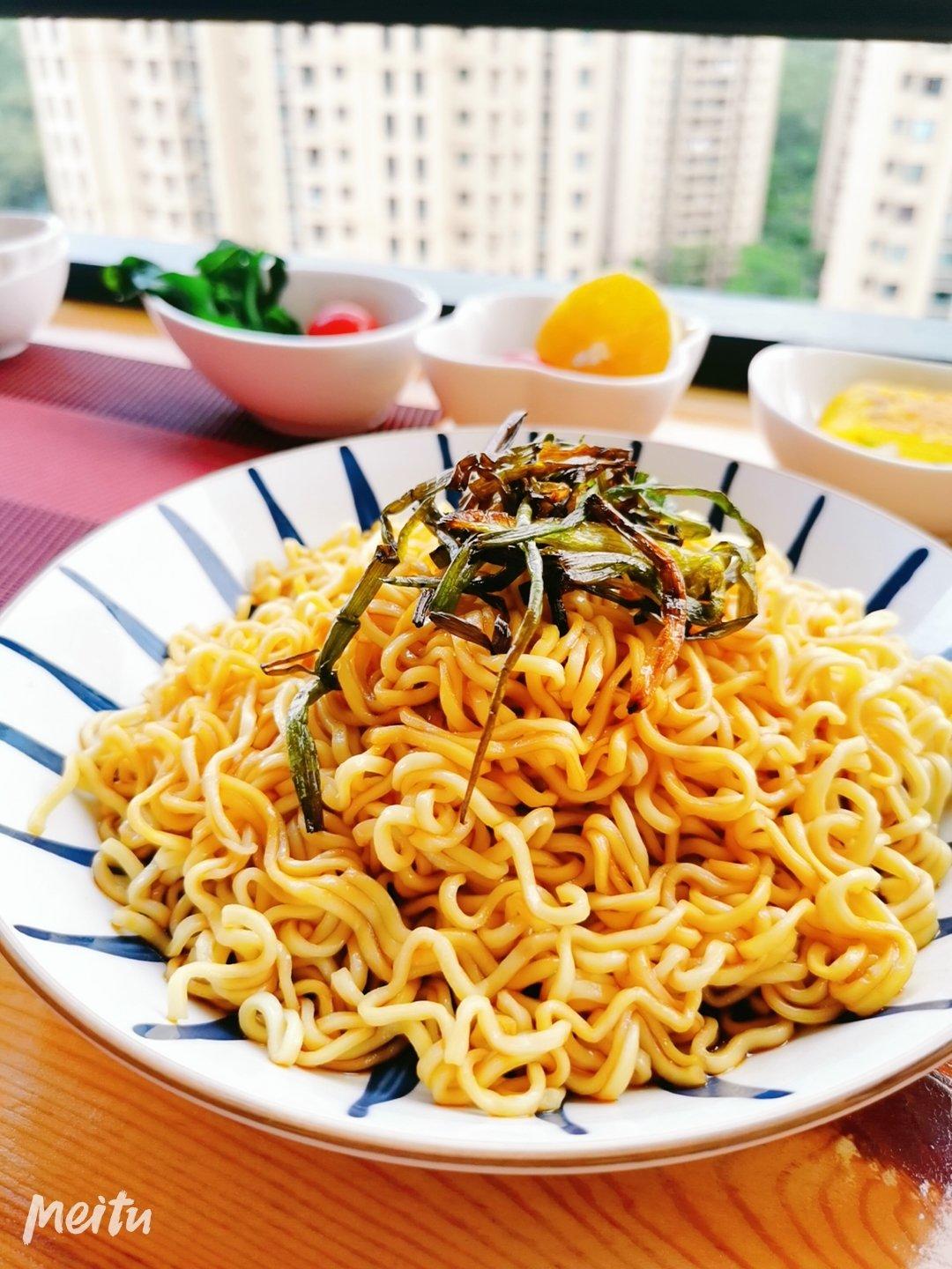 葱油拌面Spring Onion Noodles