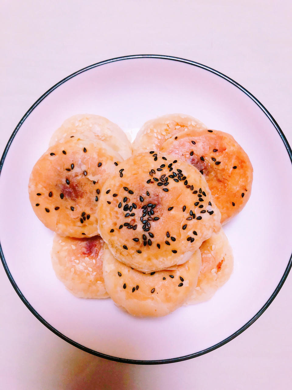 酥到掉渣薄如蝉翼的中式酥饼      （附整形视频和桃花酥及老婆饼的整形）