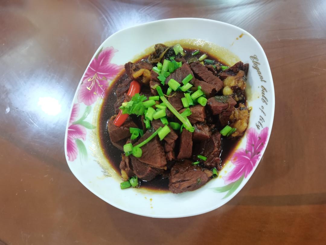 厨师长教你：“红烧牛肉”的家常做法，软烂入味，肉香四溢