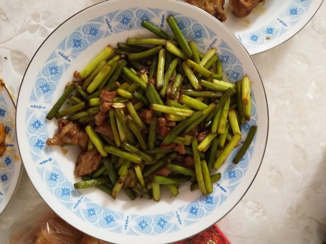 妈妈牌蒜薹炒肉