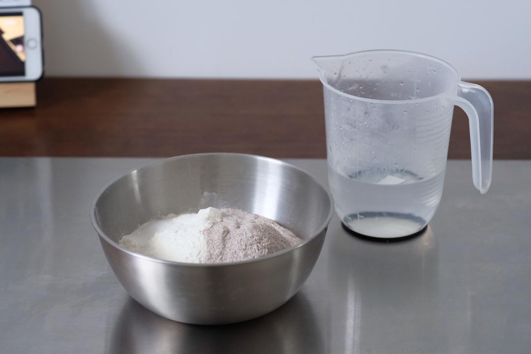 纯奶手撕吐司的做法 步骤1