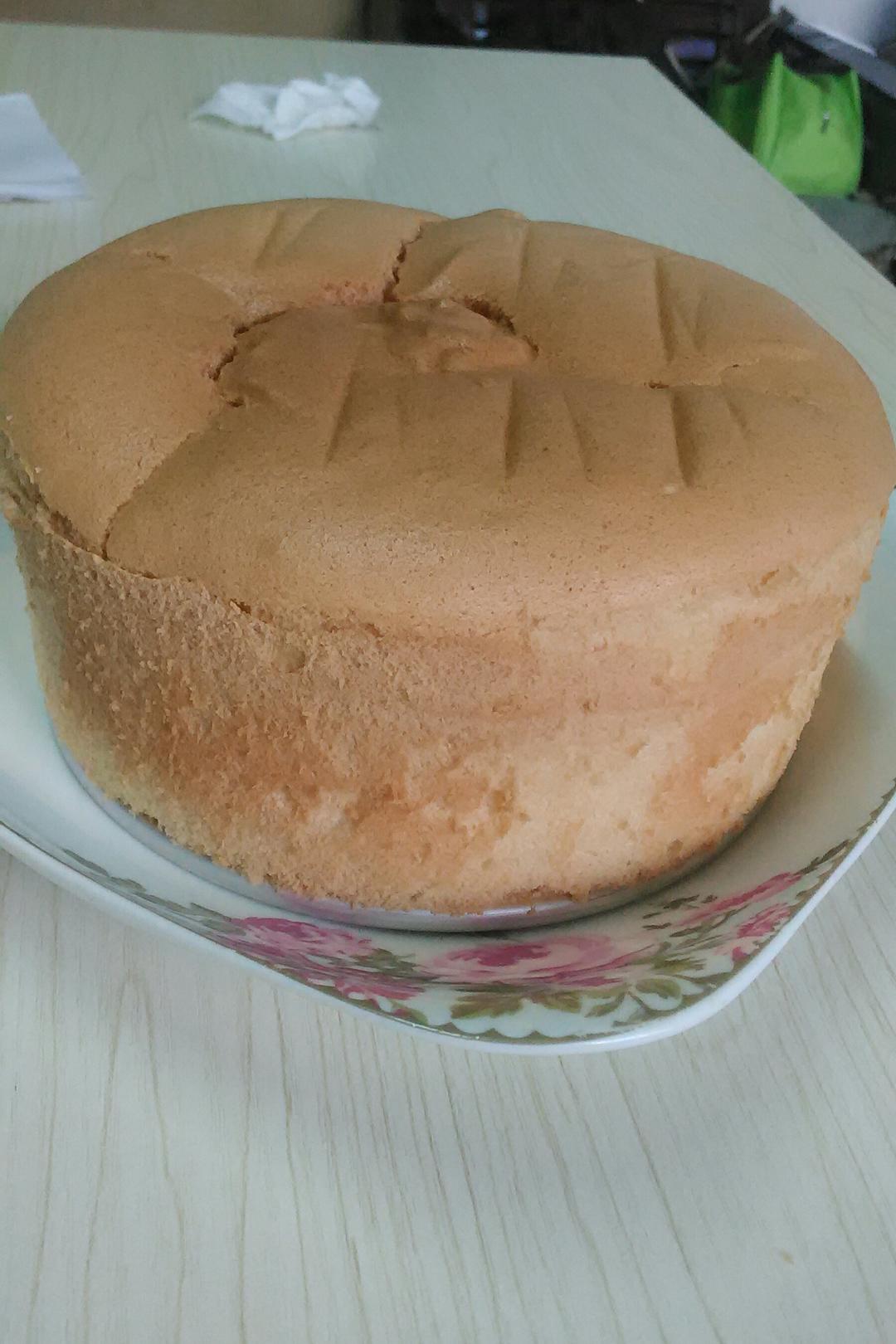 超简单完美戚风蛋糕（6寸2蛋）附打发、翻拌、脱模视频