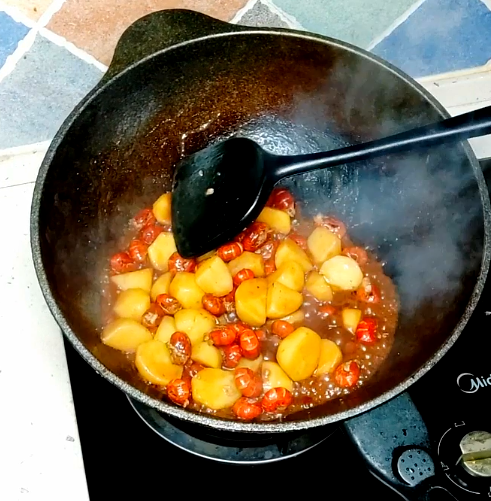 龙虾尾烧土豆的做法 步骤9