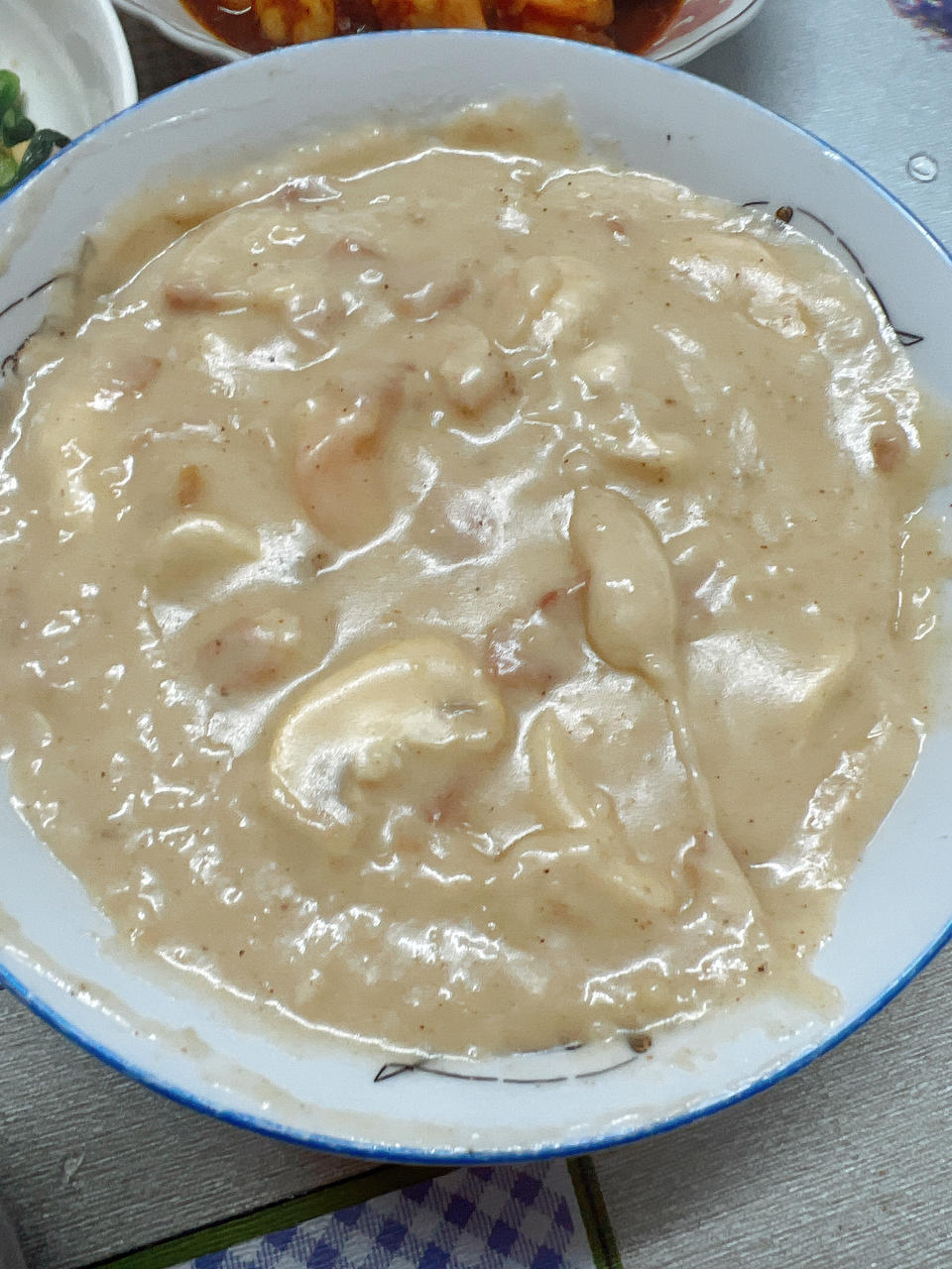 浓郁顺滑的奶油蘑菇培根浓汤