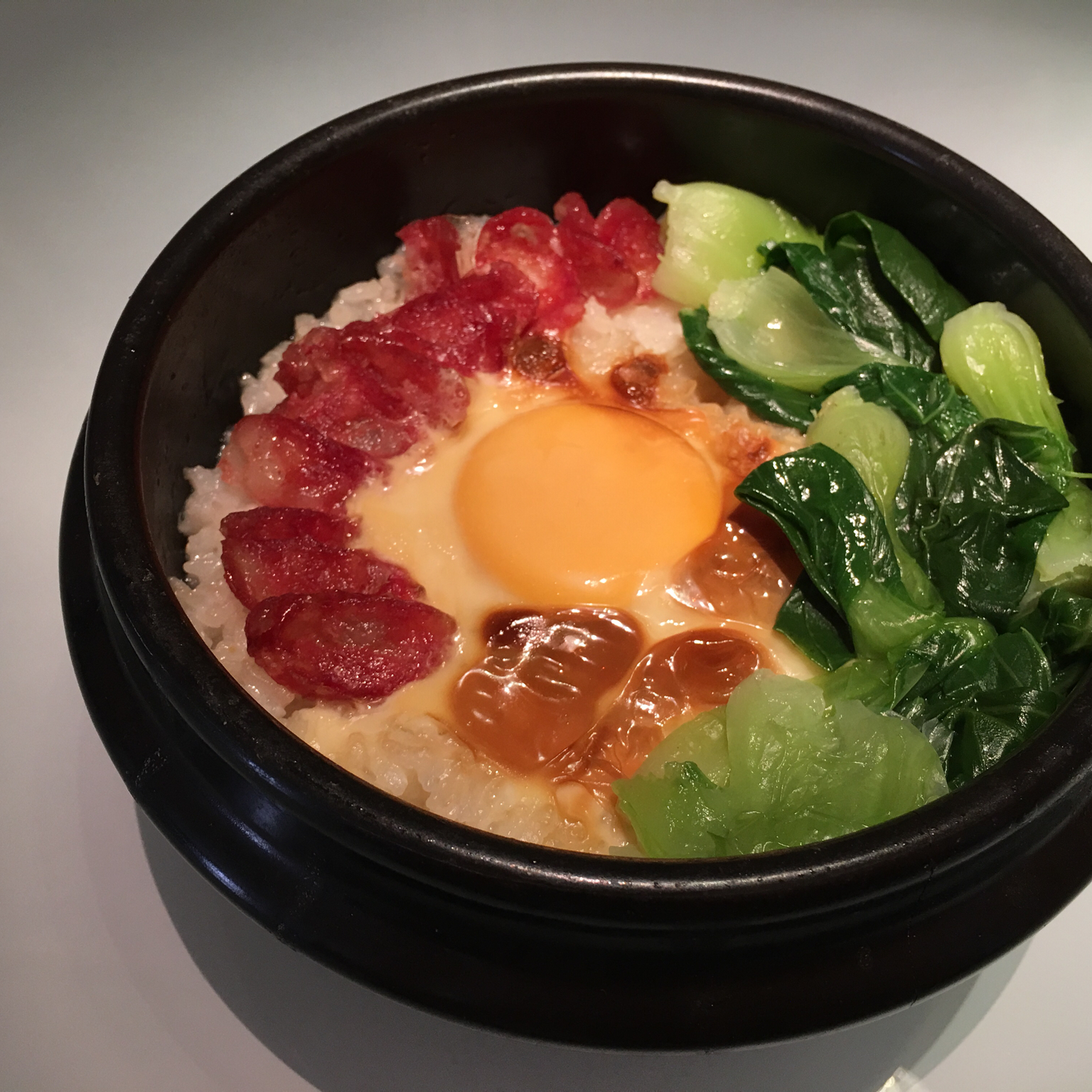 广式腊味煲仔饭