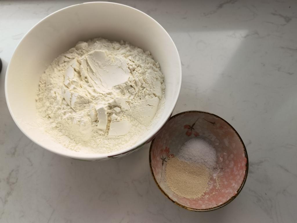 纯奶手撕吐司的做法 步骤1