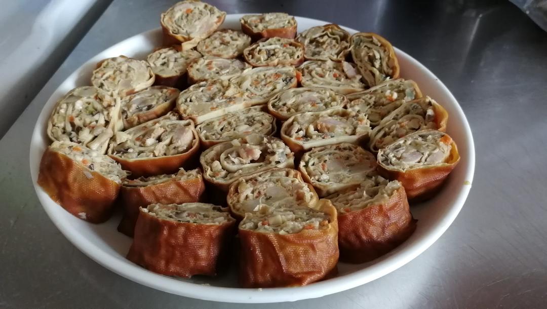 豆皮肉卷（东北千张）好吃不腻，尤其适合手残党