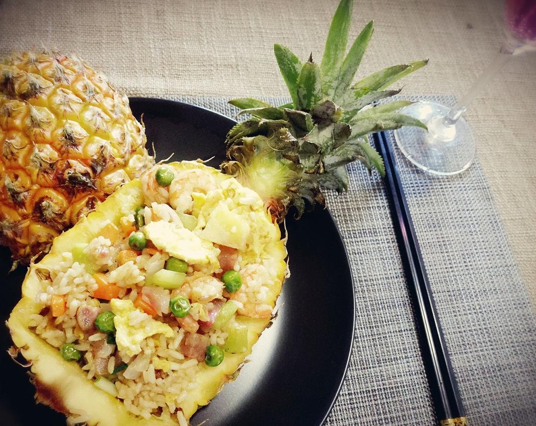 虾仁菠萝炒饭