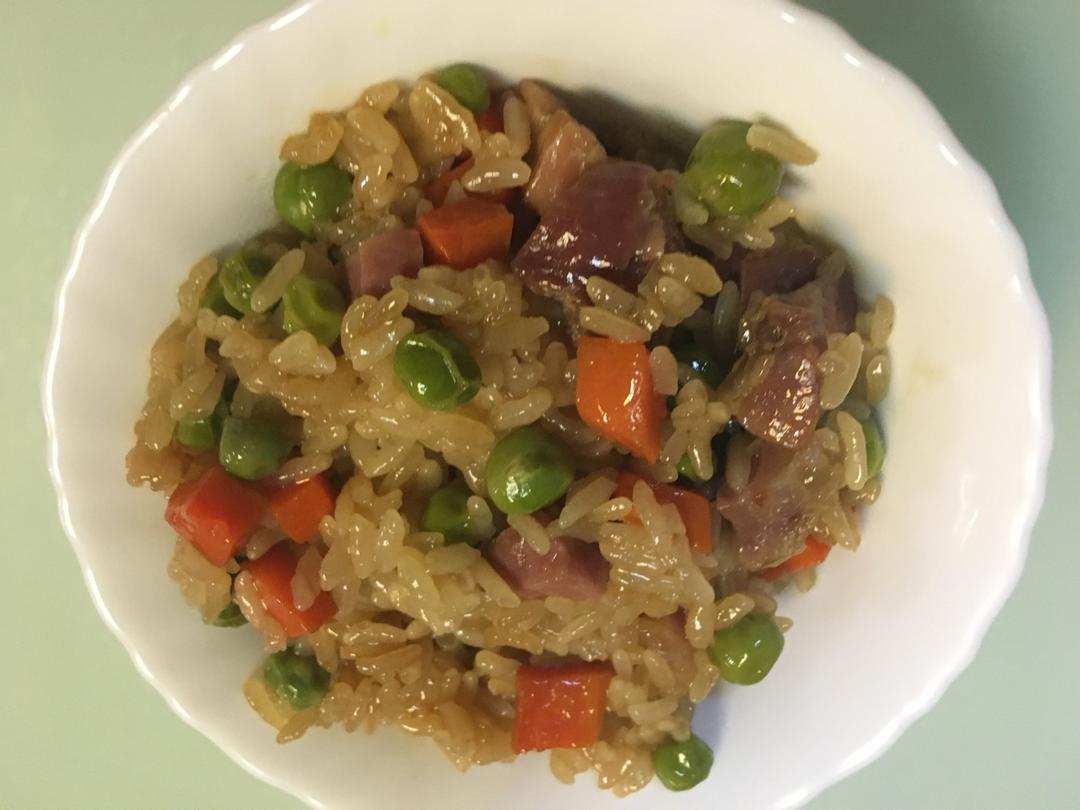 豌豆腊肉糯米饭