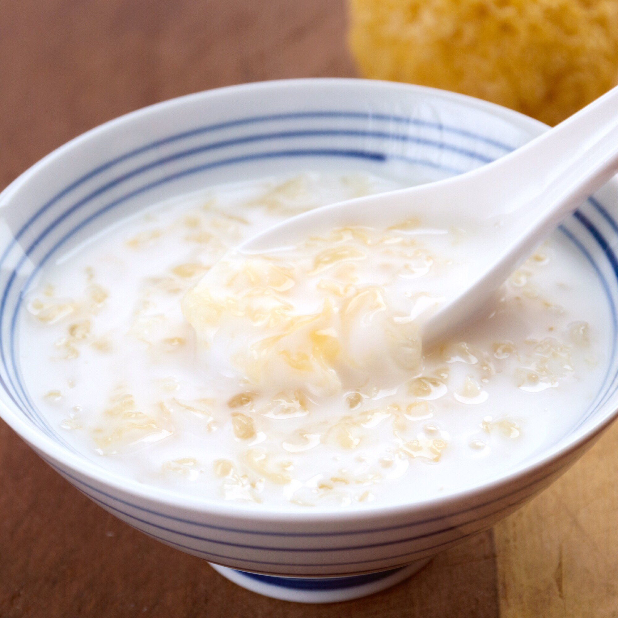 银耳牛奶羹
