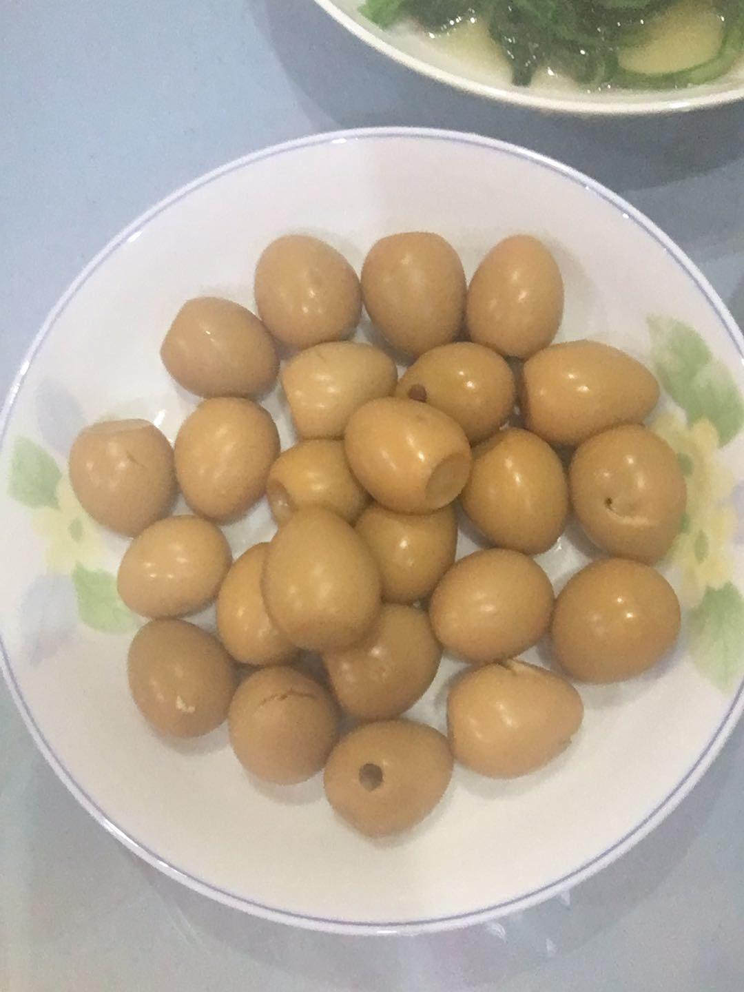 乡巴佬卤鹌鹑蛋