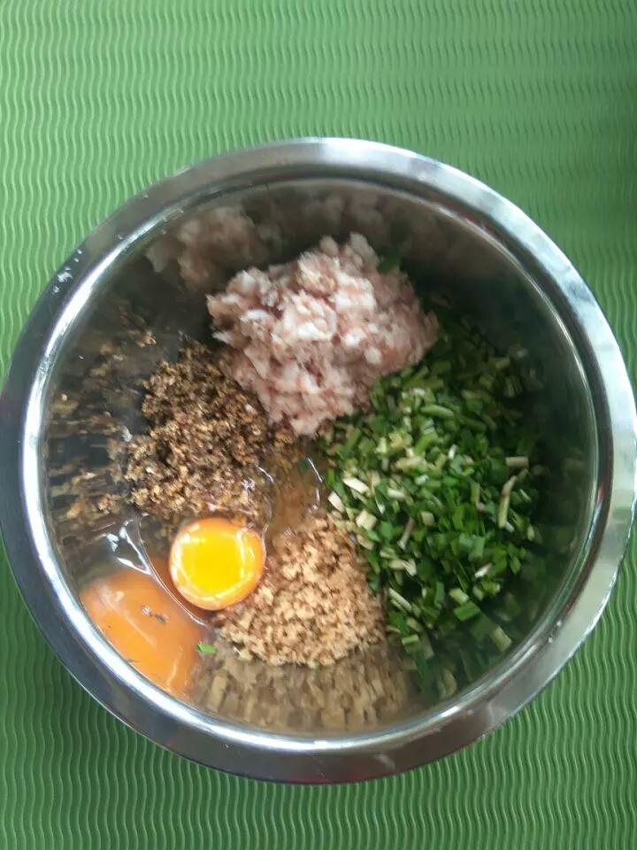 韭菜猪肉饺子(最简单最好吃又最多汁的饺子)
