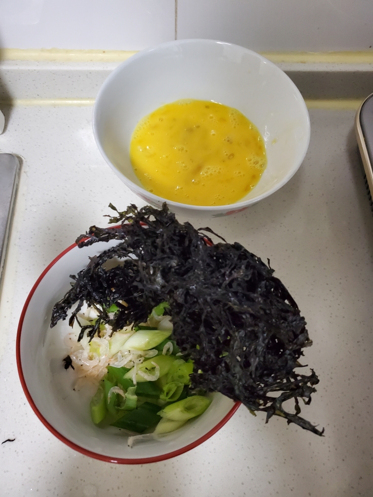 三分钟搞定的虾皮紫菜蛋花汤
