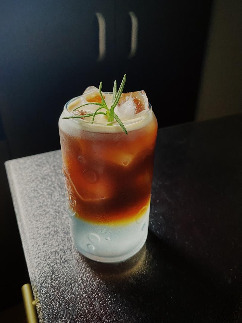 椰子水冰摇咖啡