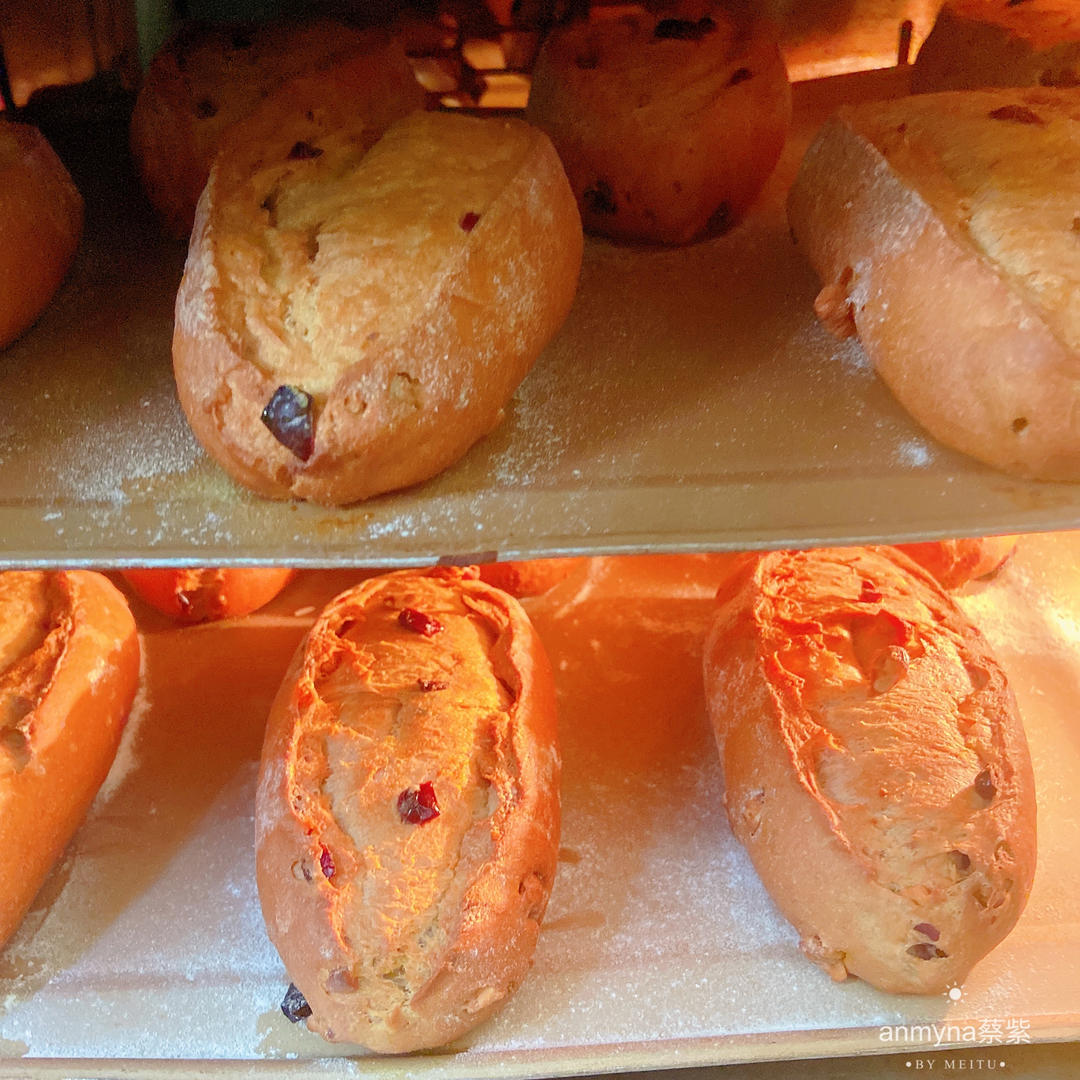 红糖全麦坚果软欧｜一吃就会爱上的面包