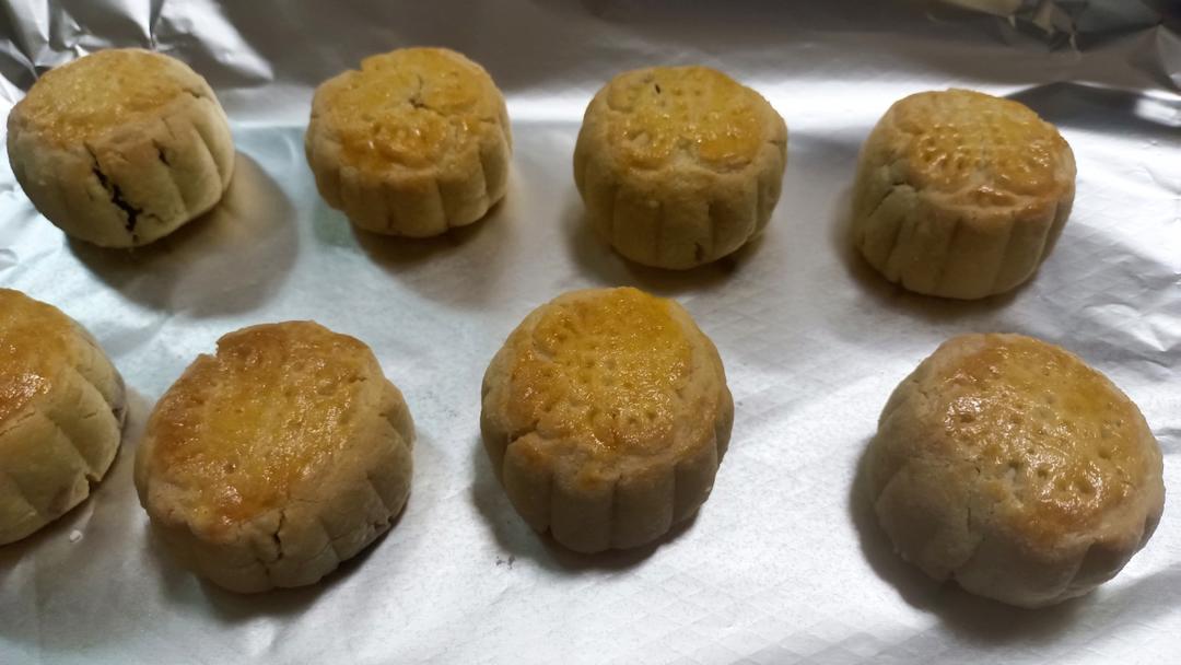 奶香酥皮月饼(好吃不腻)