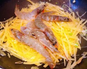海虾炒土豆丝的做法 步骤6